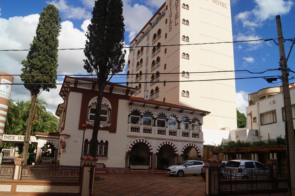 酒店 Tamareiras Park